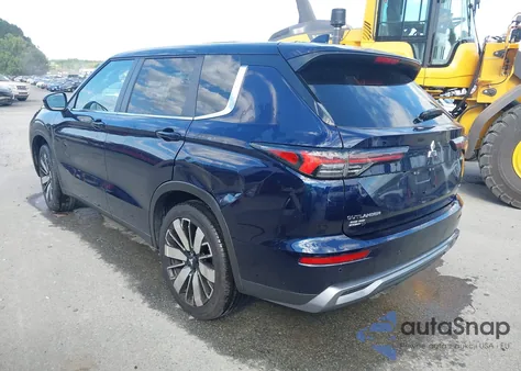 2025 Mitsubishi Outlander Se 2.5 2Wd z USA, uszkodzony, nr VIN JA4J3VA87SZ015679